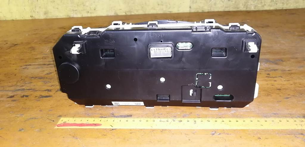 Салон Suzuki Solio 2