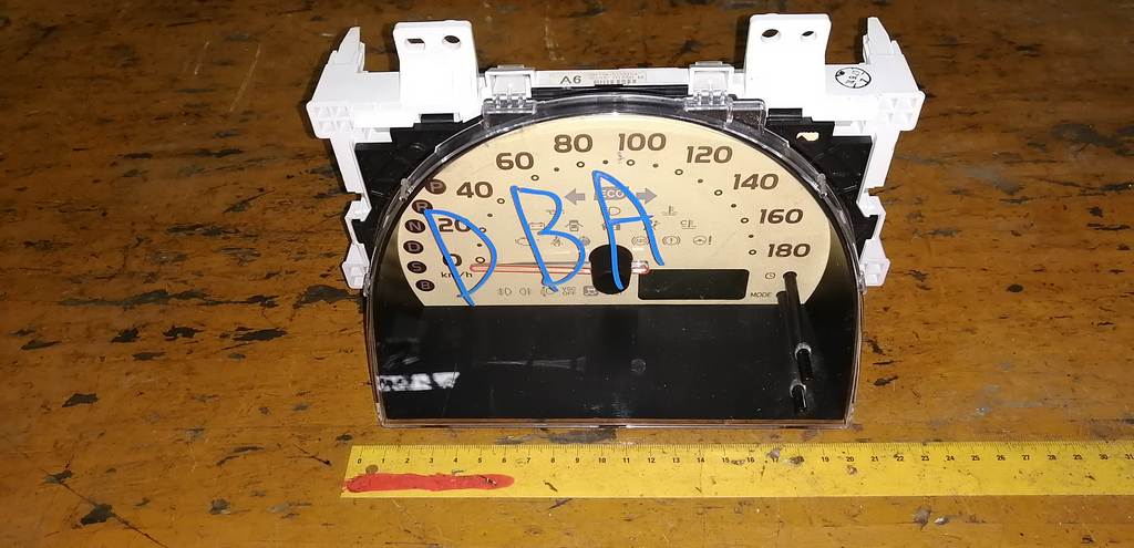 щиток приборов Toyota Passo 0