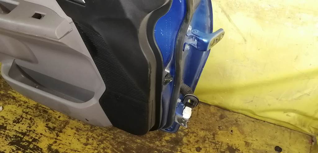 дверь Honda Freed 6