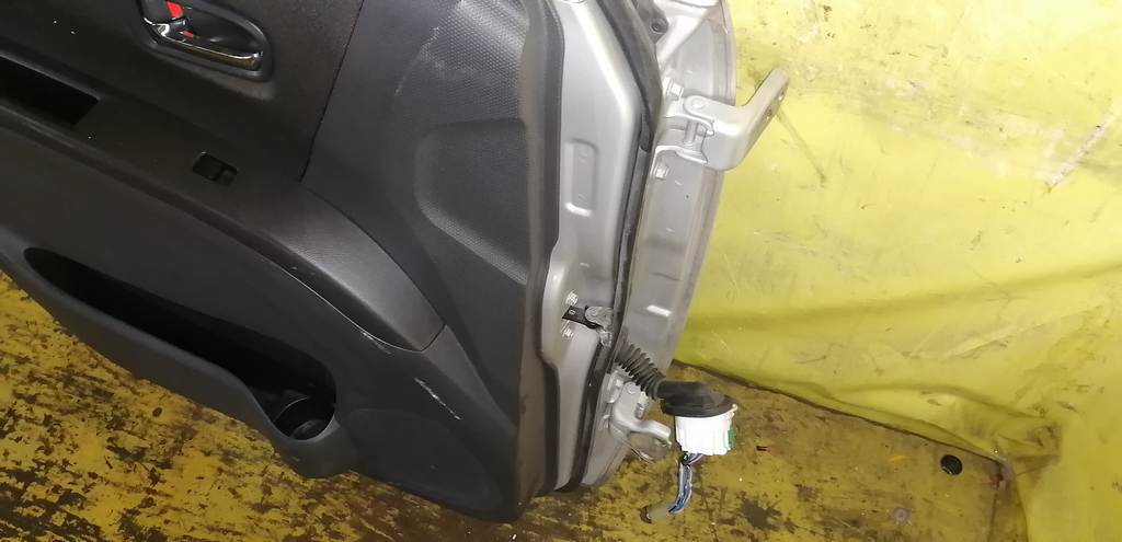 дверь Suzuki Solio 6