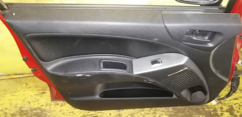 COLT Z21A ДВЕРЬ ПЕРЕДНЯЯ ЛЕВАЯ Mitsubishi Colt 4