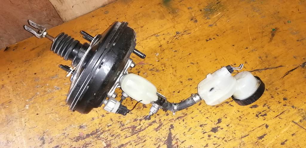 PASSO KGC30 ВАКУУМНИК+ГЛАВНЫЙ ТОРМОЗНОЙ Toyota Passo 1