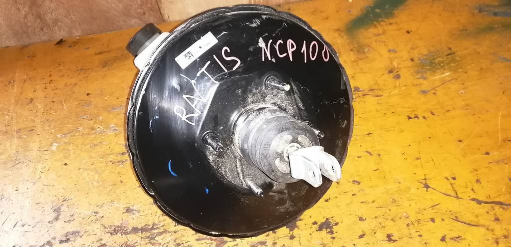 главный тормозной цилиндр Toyota Ractis 0