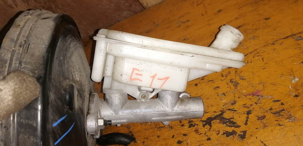 NOTE E11 ВАКУУМНИК+ГЛАВНЫЙ ТОРМОЗНОЙ Nissan Note 1