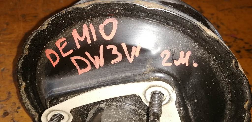 DEMIO DW3 ВАКУУМНИК+ГЛАВНЫЙ ТОРМОЗНОЙ 2 МОД. Mazda Demio 1