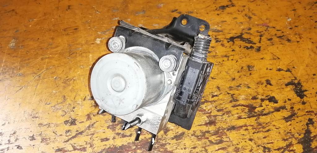 блок abs Nissan Dualis 3