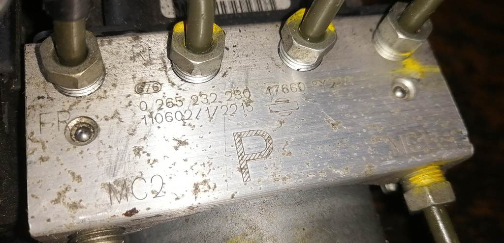 NOTE E11 БЛОК ABS 47660 8Y20A Nissan Note 1