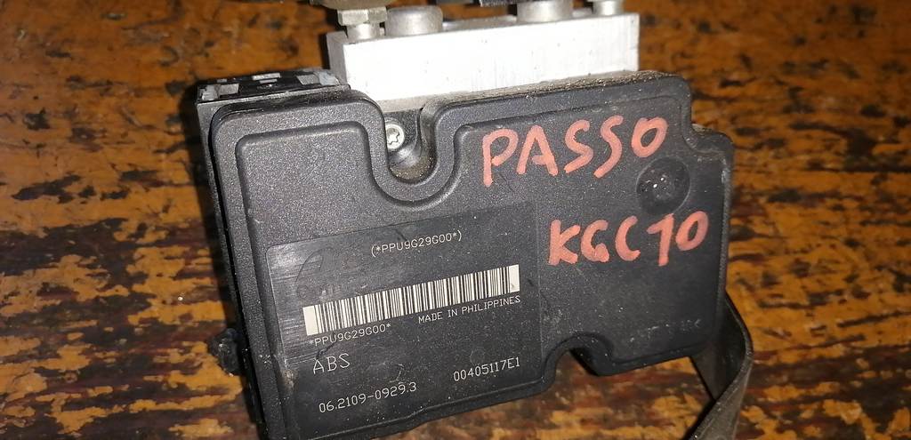 PASSO KGC10 БЛОК ABS 44510-B1011 Toyota Passo 1