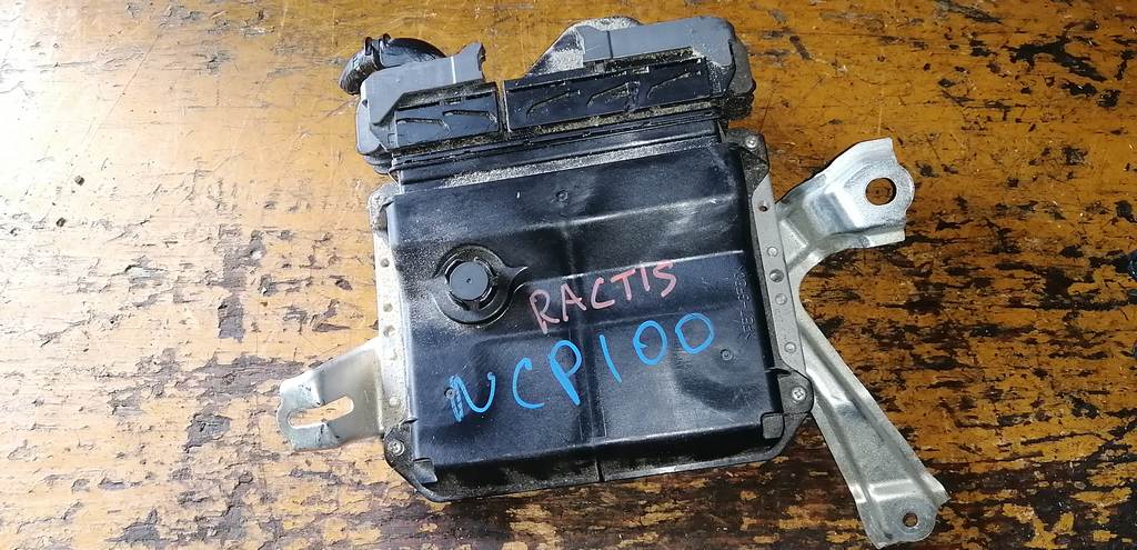 блок управления двс Toyota Ractis 0