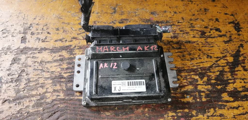 блок управления двс Nissan March 0