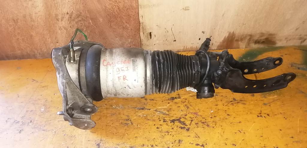 стойка Porsche Cayenne 0