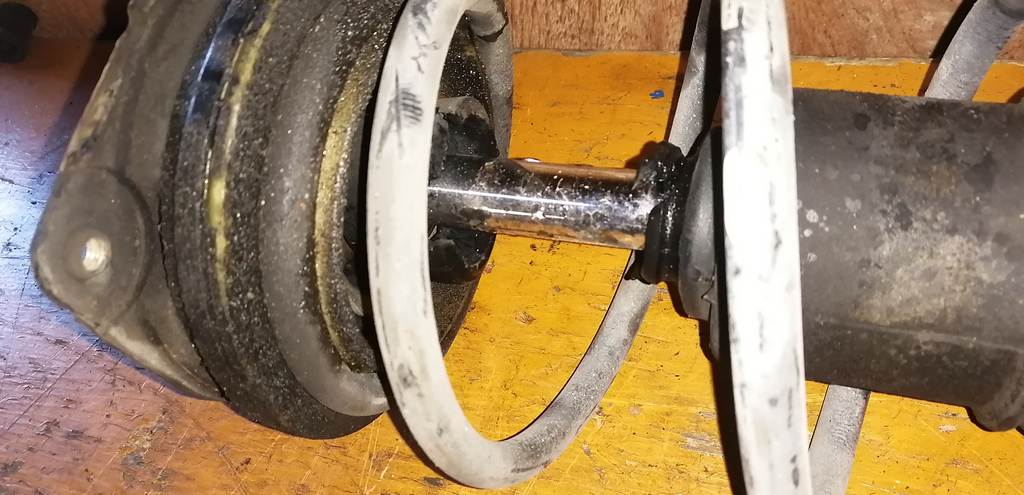 стойка Nissan Note 3