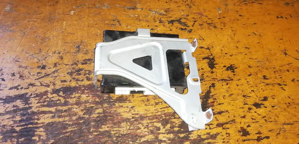 блок управления двс Daihatsu Tanto 3