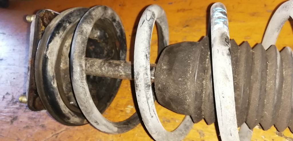 стойка Mazda MPV 3