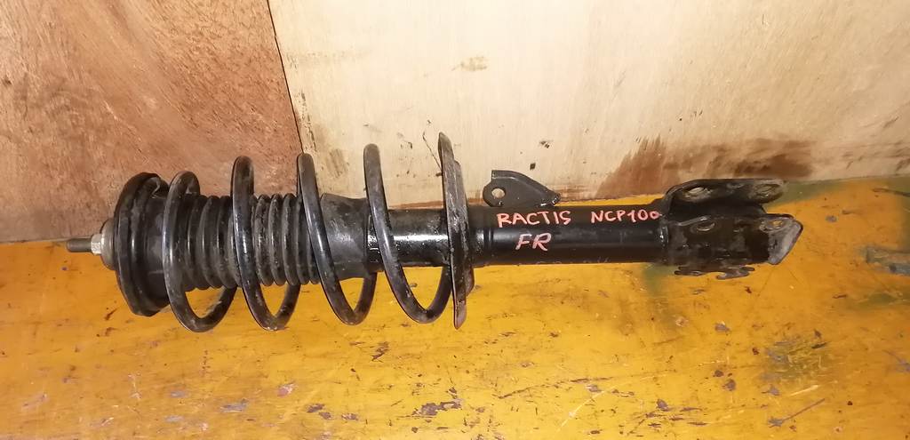 стойка Toyota Ractis 0