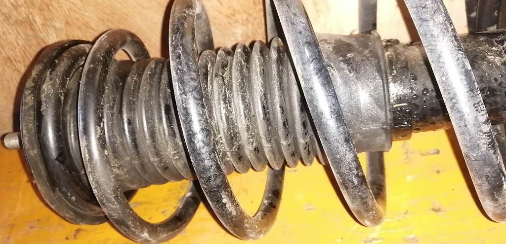 стойка Toyota Ractis 3