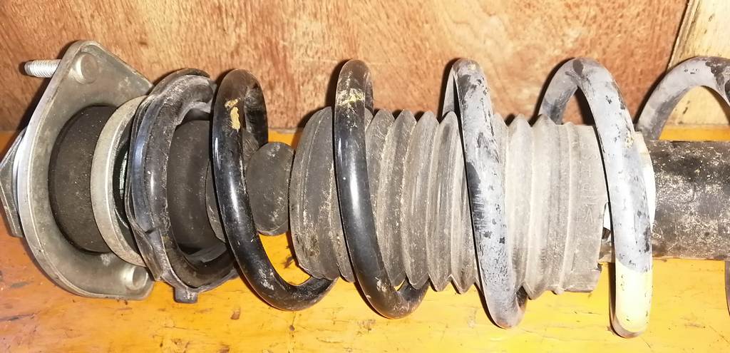 стойка Toyota Passo 3