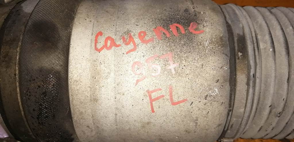 CAYENNE 957 СТОЙКА ПЕРЕДНЯЯ ЛЕВАЯ Porsche Cayenne 1