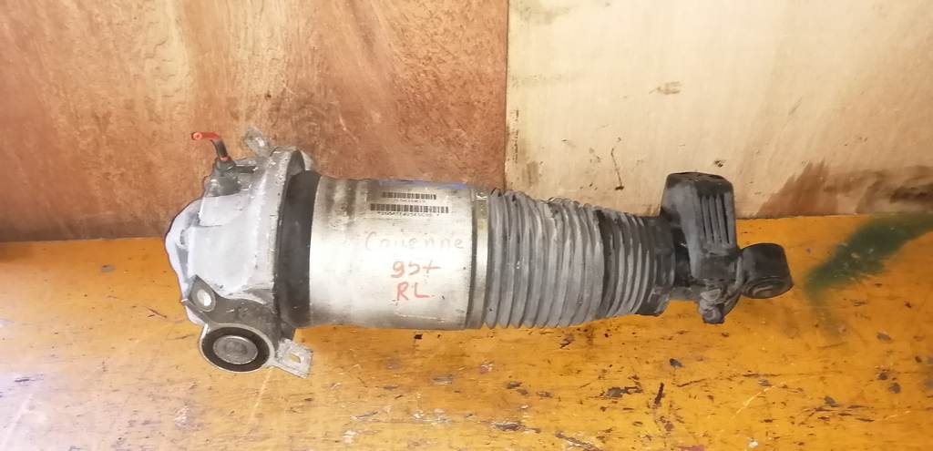 стойка Porsche Cayenne 0