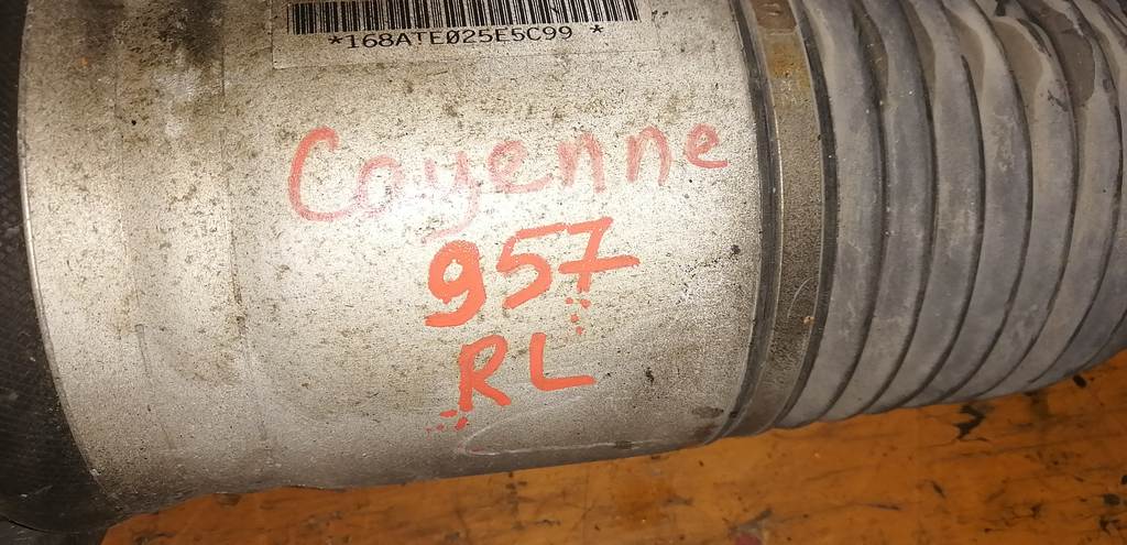 CAYENNE 957 СТОЙКА ЗАДНЯЯ ЛЕВАЯ Porsche Cayenne 1