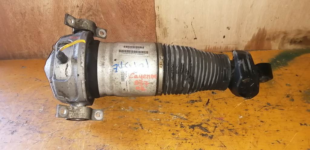 стойка Porsche Cayenne 0