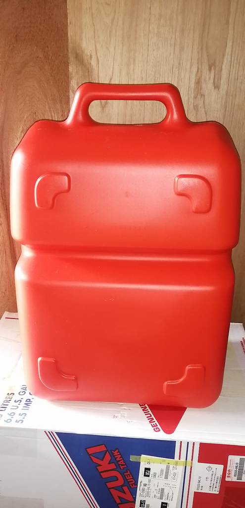 топливный бак Suzuki  6