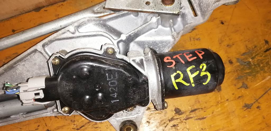 STEPWGN RF3 ТРАПЕЦИЯ+МОТОР ДВОРНИКОВ Honda Stepwgn 1