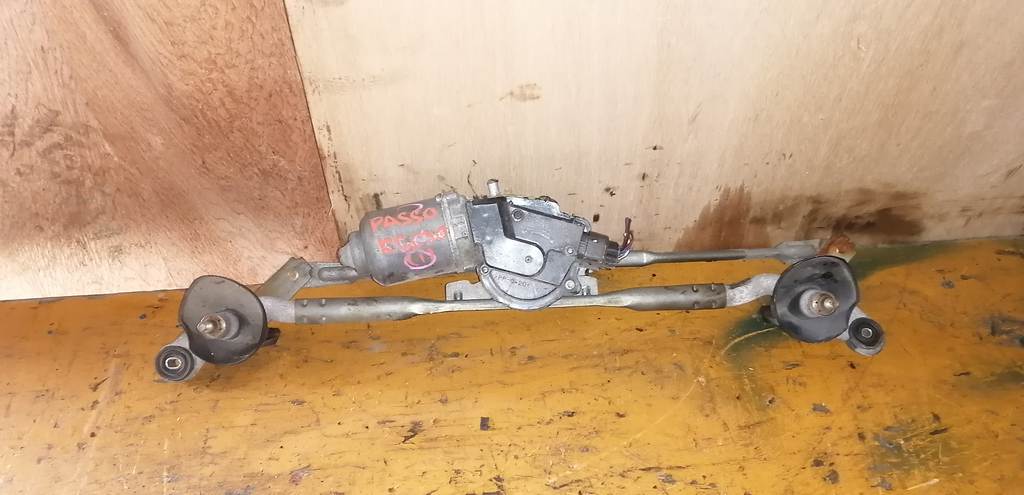 трапеция дворников Toyota Passo 0