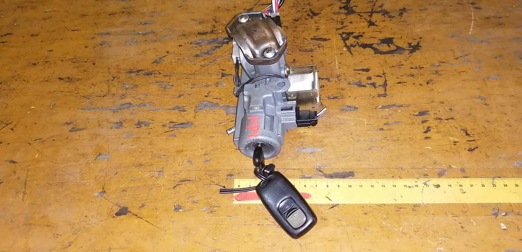 MPV LW5W ЗАМОК ЗАЖИГАНИЯ Mazda MPV 1