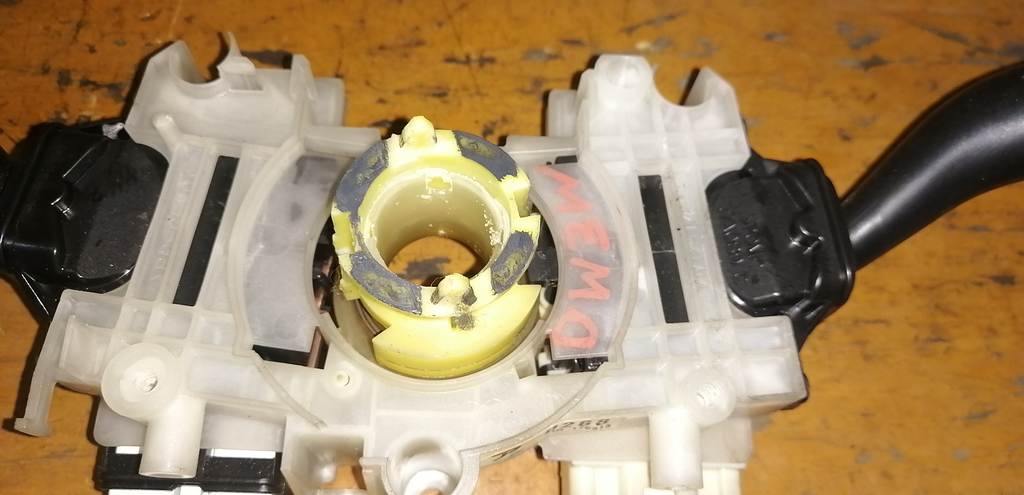 DEMIO DW3W ГИТАРА Mazda Demio 1