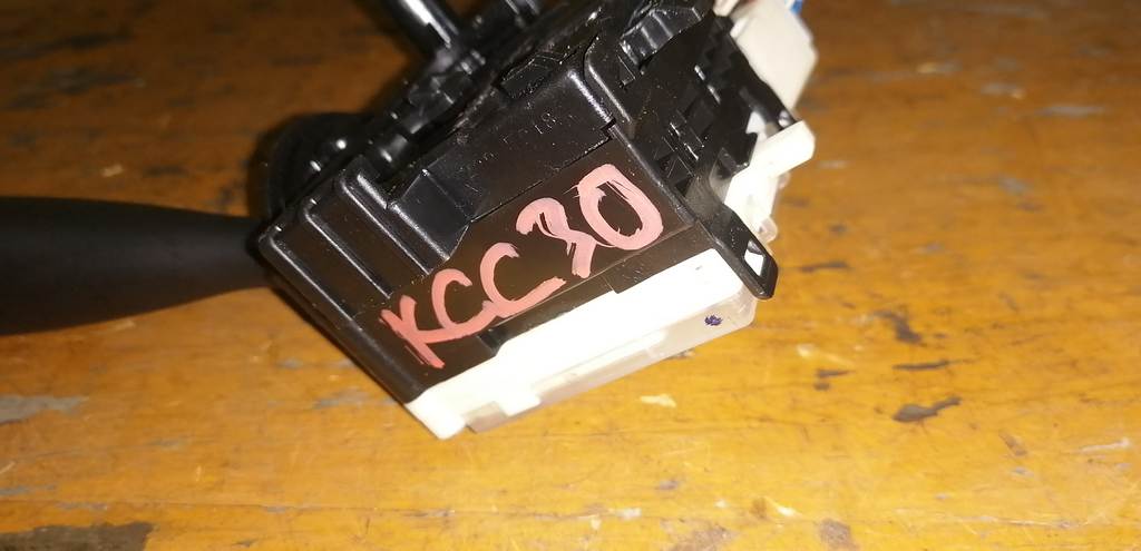 PASSO KGC30 ПЕРЕКЛЮЧЕНИЕ СВЕТА Toyota Passo 1