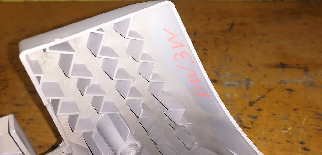 DEMIO DW3W КОЖУХ РУЛЕВОЙ КОЛОНКИ Mazda Demio 1