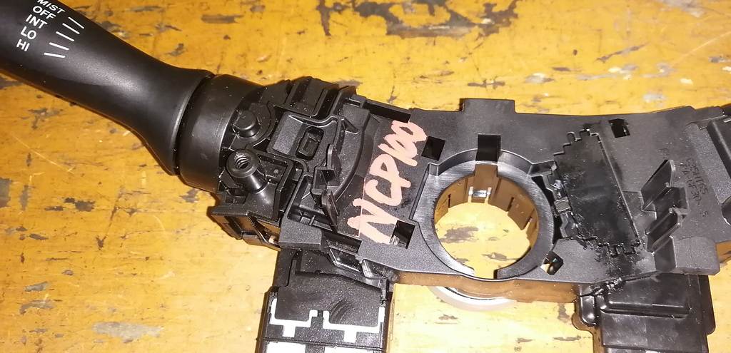 RACTIS NCP100 ГИТАРА Toyota Ractis 1