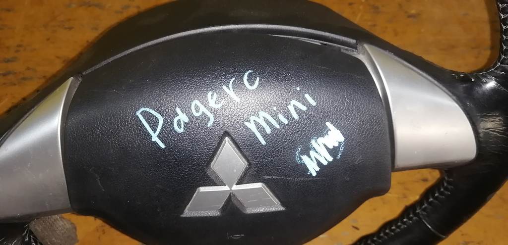 Салон Mitsubishi Pajero Mini 2