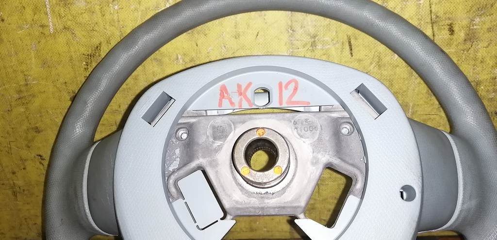 Салон Nissan March 2