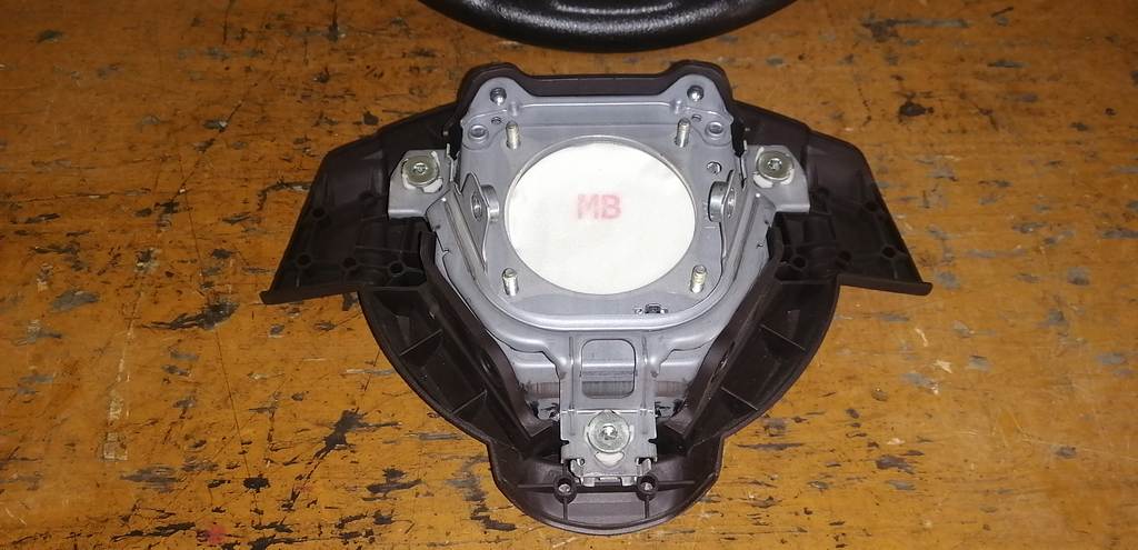 airbag водительский Toyota Passo 3