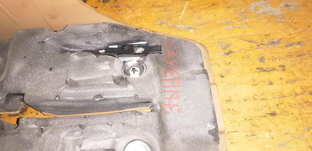 CAYENNE 957 КОЖУХ РУЛЕВОЙ КОЛОНКИ Porsche Cayenne 1