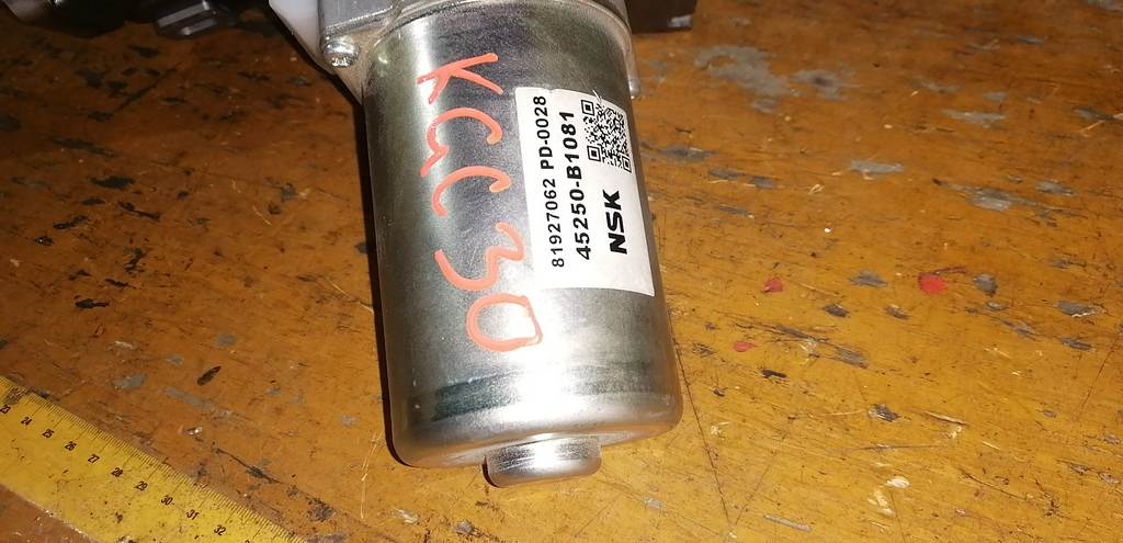 PASSO KGC30 РУЛЕВАЯ КОЛОНКА Toyota Passo 1