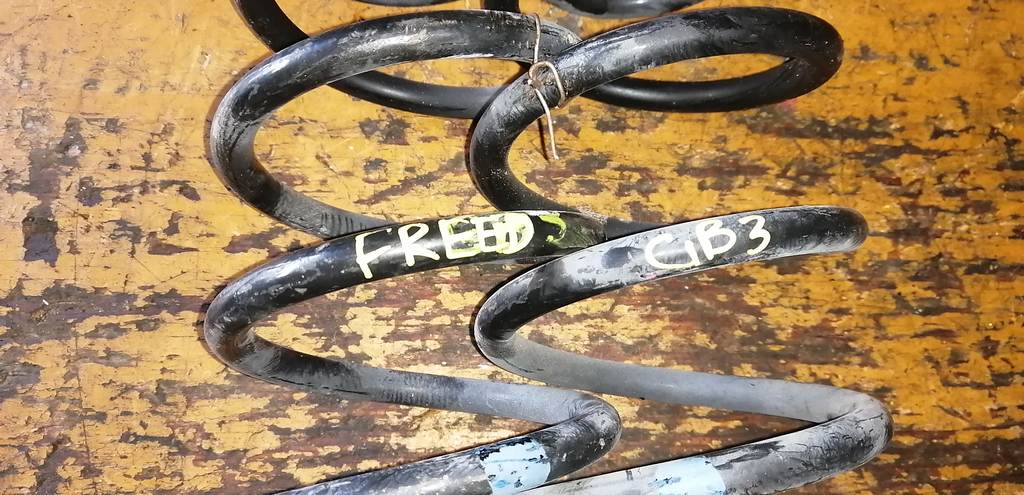 FREED GB3 ПРУЖИНА (ПАРА) Honda Freed 1