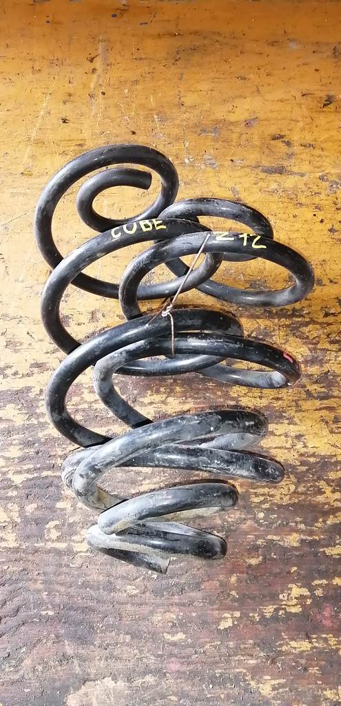 пружина Nissan Cube 0