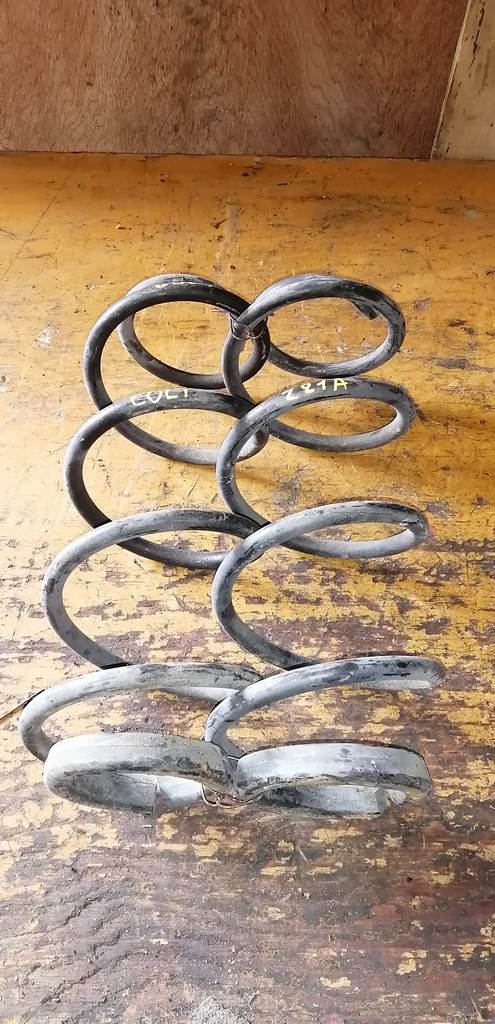 пружина Mitsubishi Colt 0