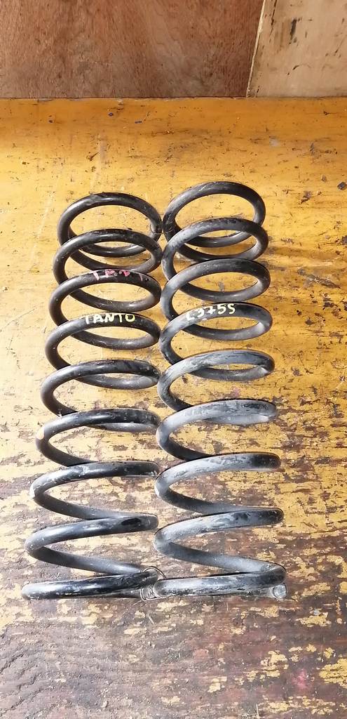 пружина Daihatsu Tanto 0