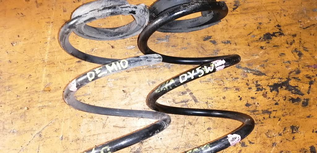 DEMIO DY5W ПРУЖИНА (ПАРА) Mazda Demio 1