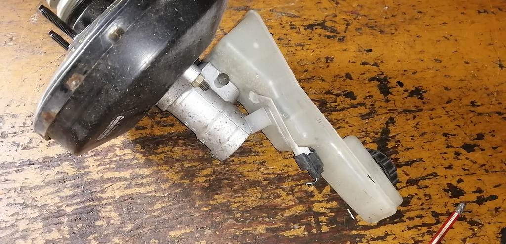 DEMIO DY3W ГЛАВНЫЙ ТОРМОЗНОЙ+ВАКУУМНИК Mazda Demio 1