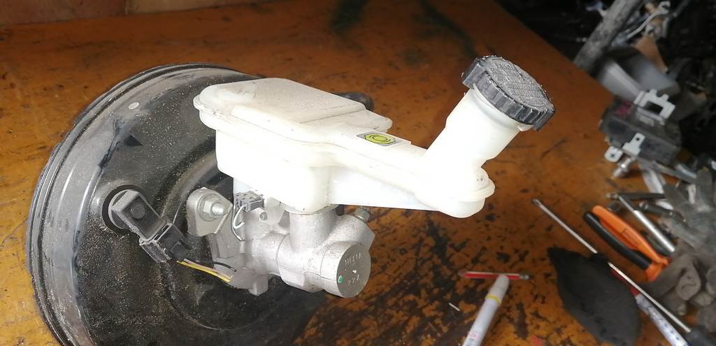 MARCH K13 ГЛАВНЫЙ ТОРМОЗНОЙ+ВАКУУМНИК 1 Nissan March 1