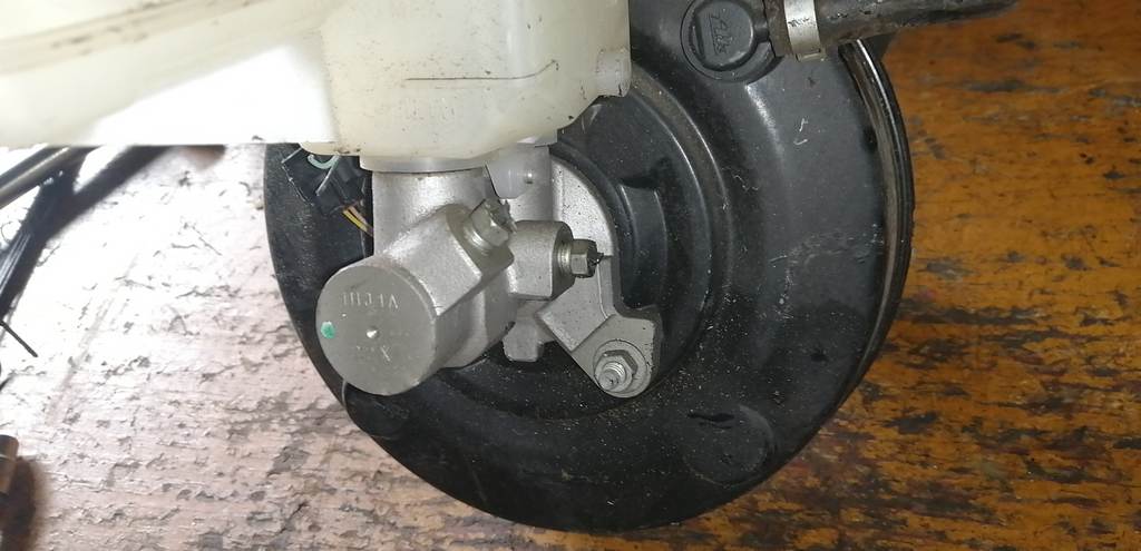 Тормозная система Nissan March 2