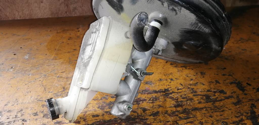 NOTE E11 ГЛАВНЫЙ ТОРМОЗНОЙ+ВАКУУМНИК Nissan Note 1