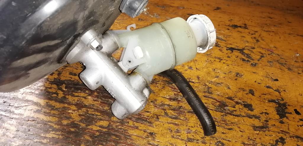 KIX H59A ГЛАВНЫЙ ТОРМОЗНОЙ+ВАКУУМНИК Nissan KIX 1