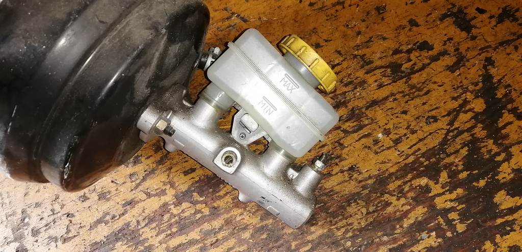 IMPREZA GD2 ГЛАВНЫЙ ТОРМОЗНОЙ+ВАКУУМНИК Subaru Impreza 1