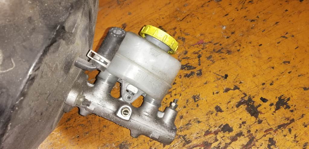 SUNNY FB15 ГЛАВНЫЙ ТОРМОЗНОЙ+ВАКУУМНИК Nissan Sunny 1